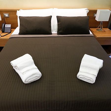 Mirko Luxury Inn Rom Exteriör bild
