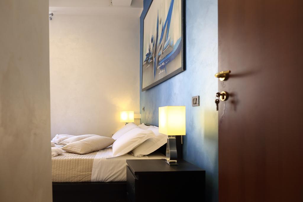 Mirko Luxury Inn Rom Exteriör bild